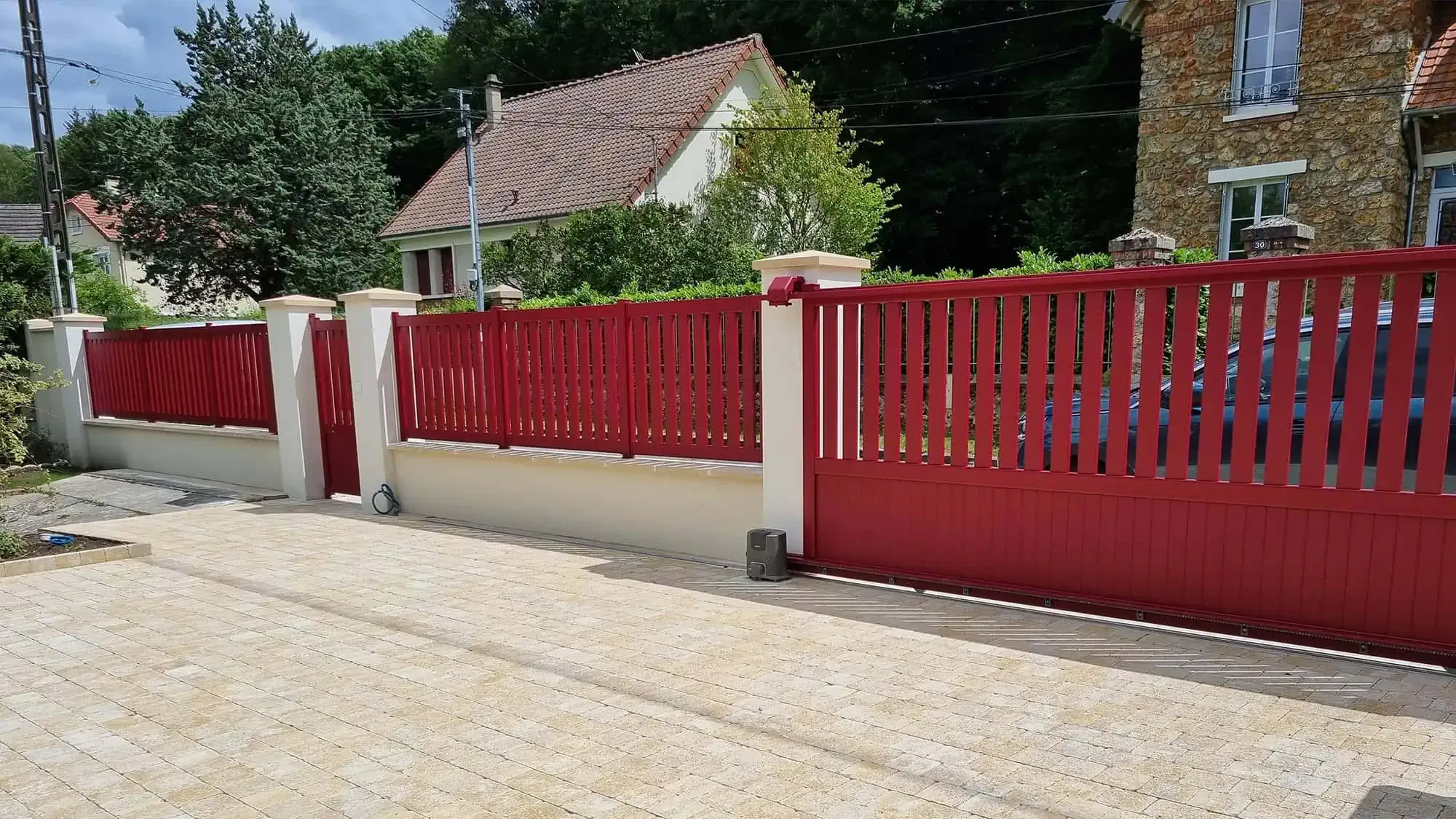 Pose de clôture et portail aluminium à Rambouillet et dans la vallée de Chevreuse